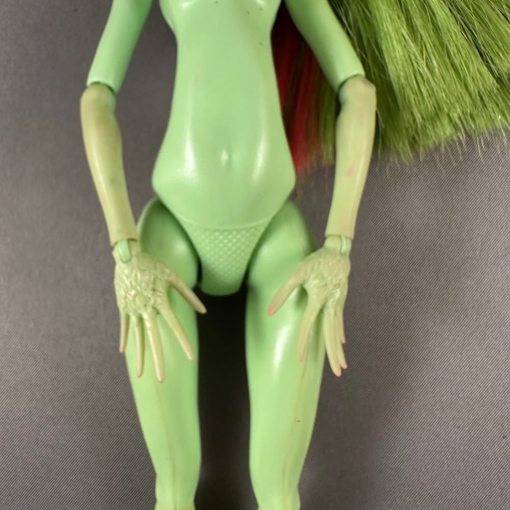 2008 Monster High Venus‎ McFlytrap Music Festival Doll - Picture 2 of 9